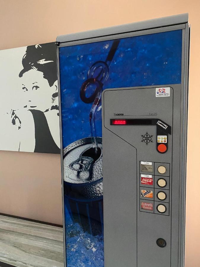 Hotel Carbonell Llanca Ngoại thất bức ảnh