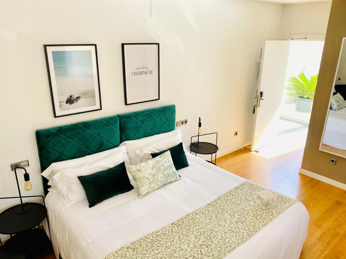 Hotel Carbonell Llanca Ngoại thất bức ảnh