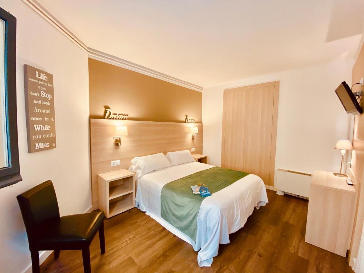 Hotel Carbonell Llanca Ngoại thất bức ảnh