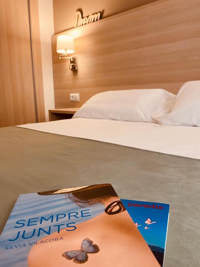 Hotel Carbonell Llanca Ngoại thất bức ảnh