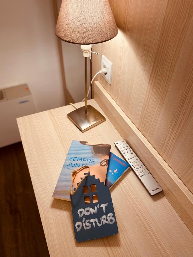 Hotel Carbonell Llanca Ngoại thất bức ảnh