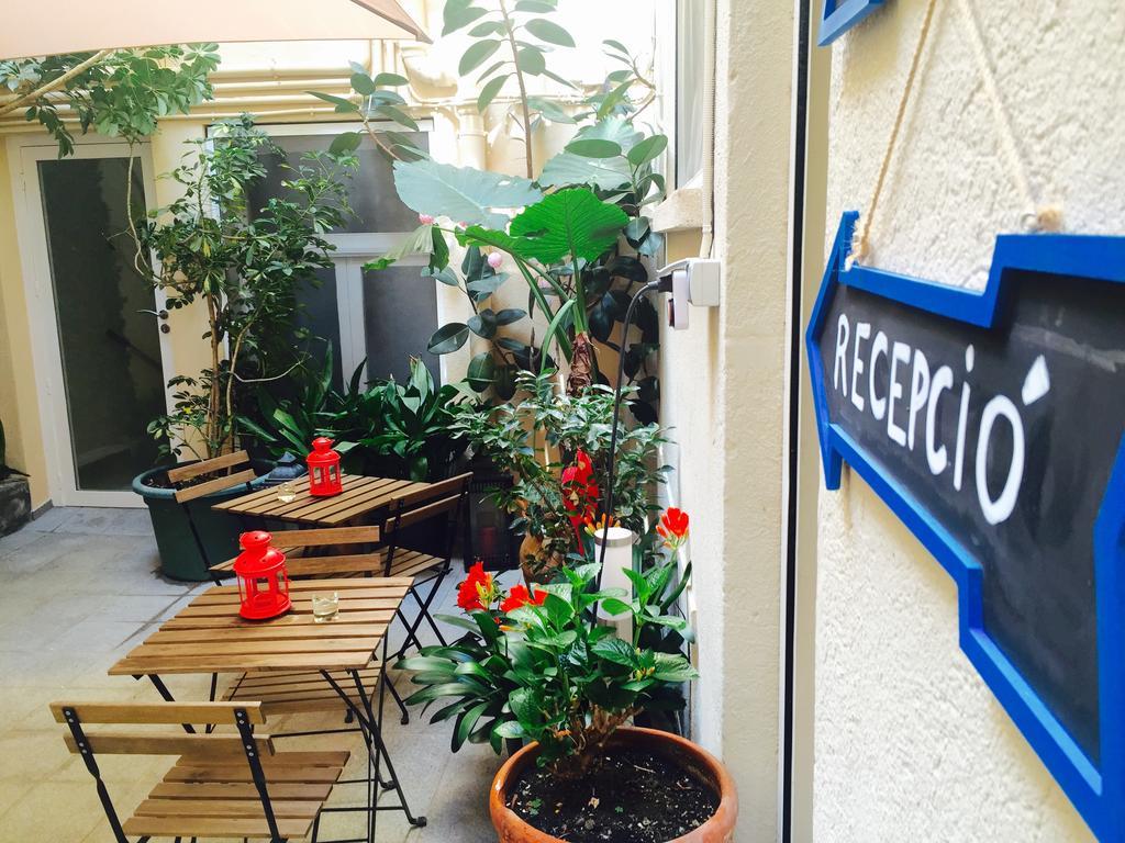 Hotel Carbonell Llanca Ngoại thất bức ảnh